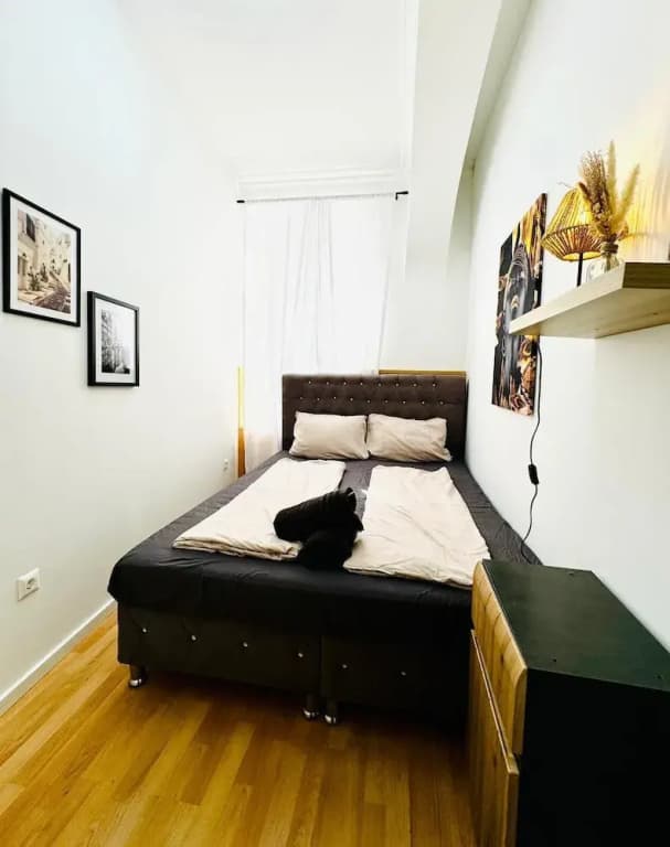 10BR Apt for Groups 8Min to Rathausplatz - photo 5