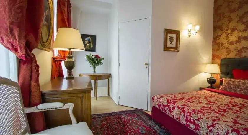 Louvre  Bed And Breakfast - photo 6