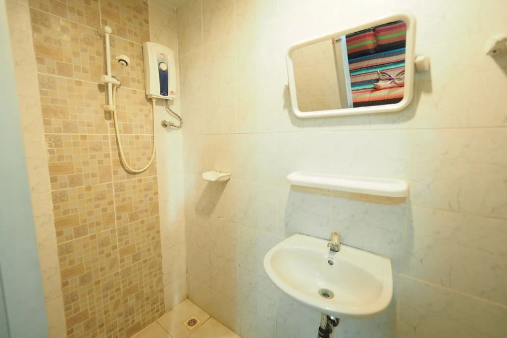 Popeye Guesthouse - photo 8
