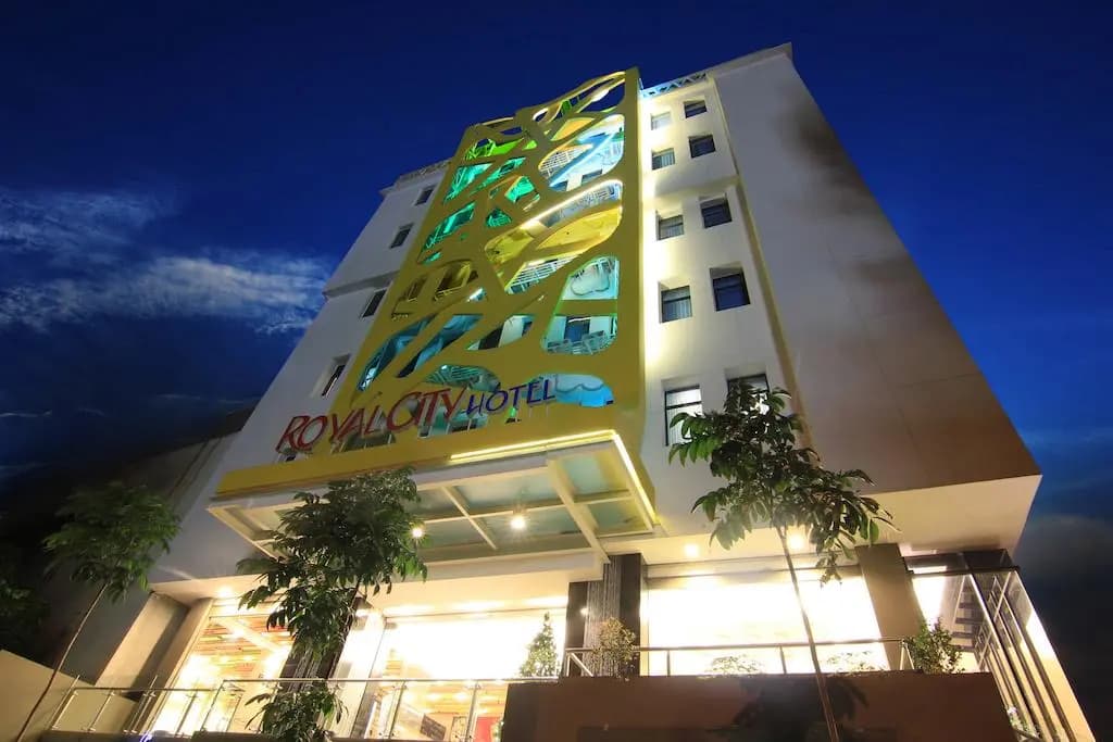 Royal City Hotel - photo 1