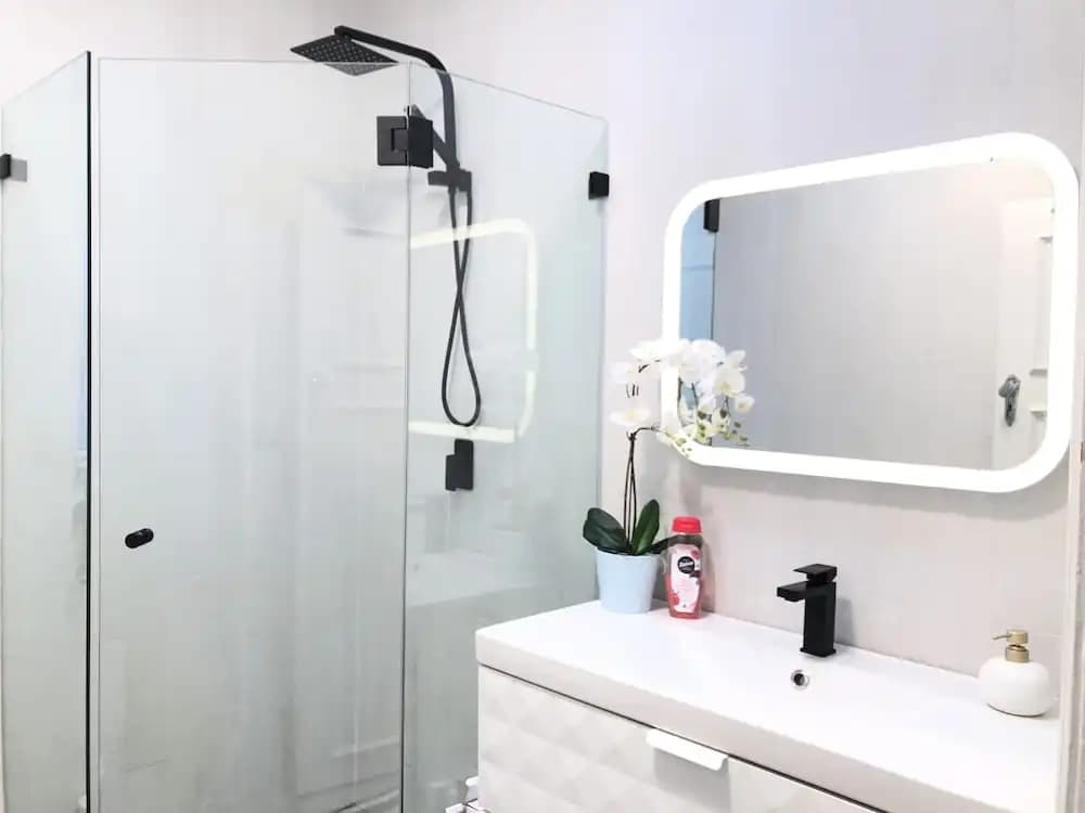 Bondi Beachfront Stay - photo 6