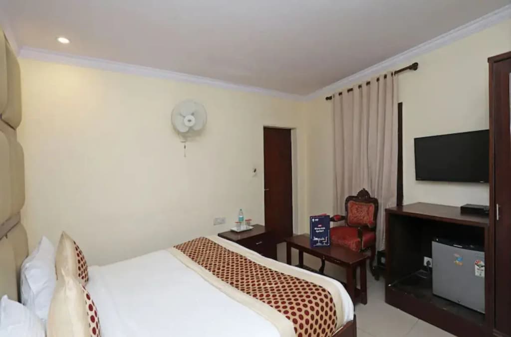 Capital O 10750 Hotel Vivek - photo 13