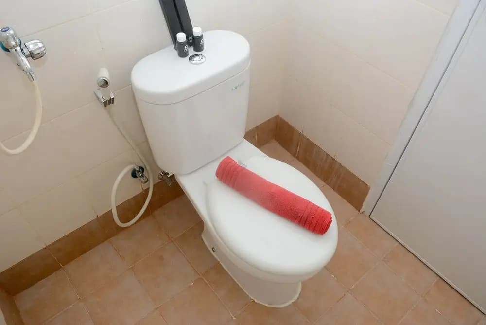 2BR Comfy Bassura City Apartment - photo 6