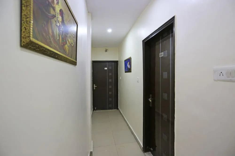 OYO 9042 Hotel BalaG - photo 12