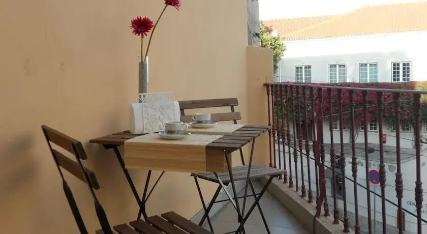 Lisbon Lovely Flat With Balcony - photo 4