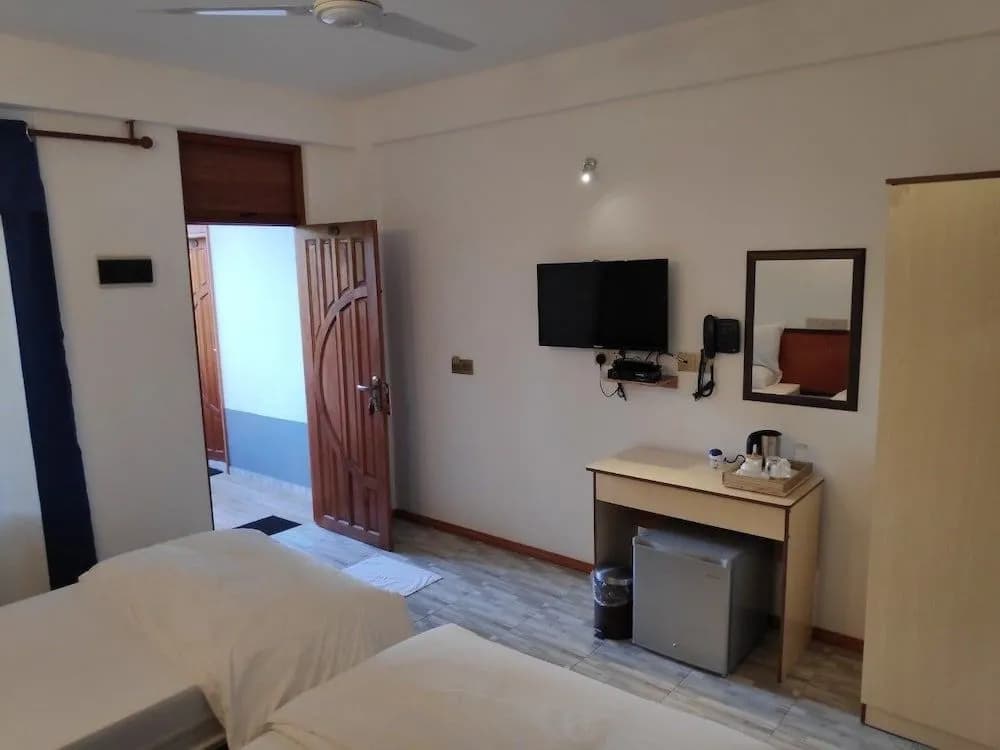 Five Coral Inn - photo 5