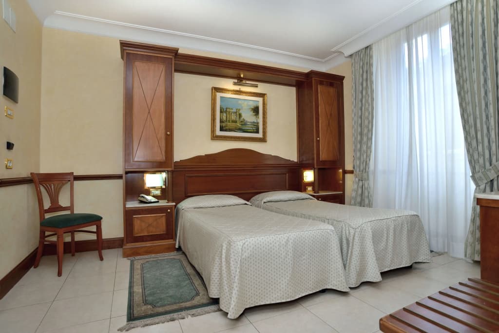 Hotel Hiberia - photo 5