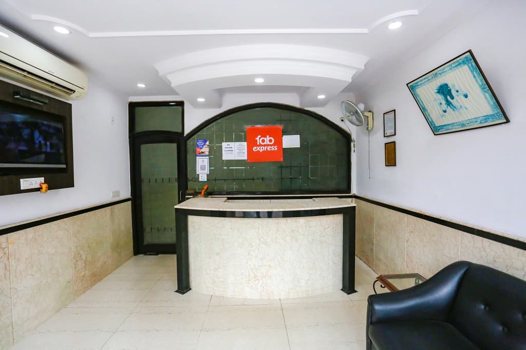FabExpress Lloyd House - photo 21