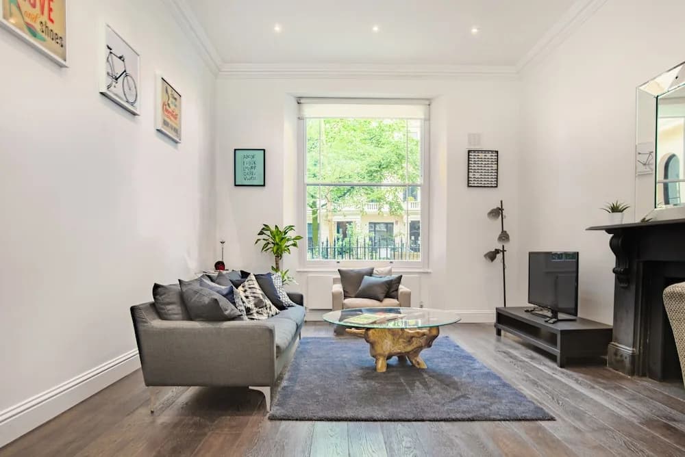 2 Bdr Queens Gardens by the Residences - photo 2