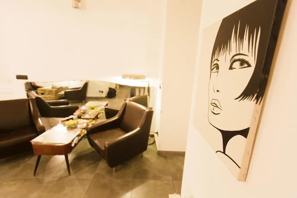 Mr. Frills Apartment - photo 7