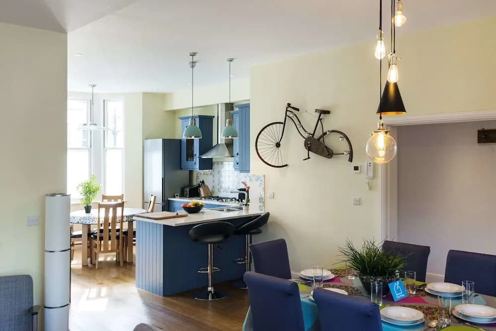 The Spacious Fulham Apartment - FOI - photo 18