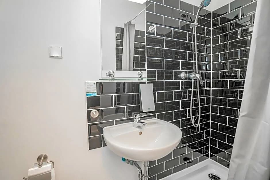 Motel Home by Vivere Stays - photo 7