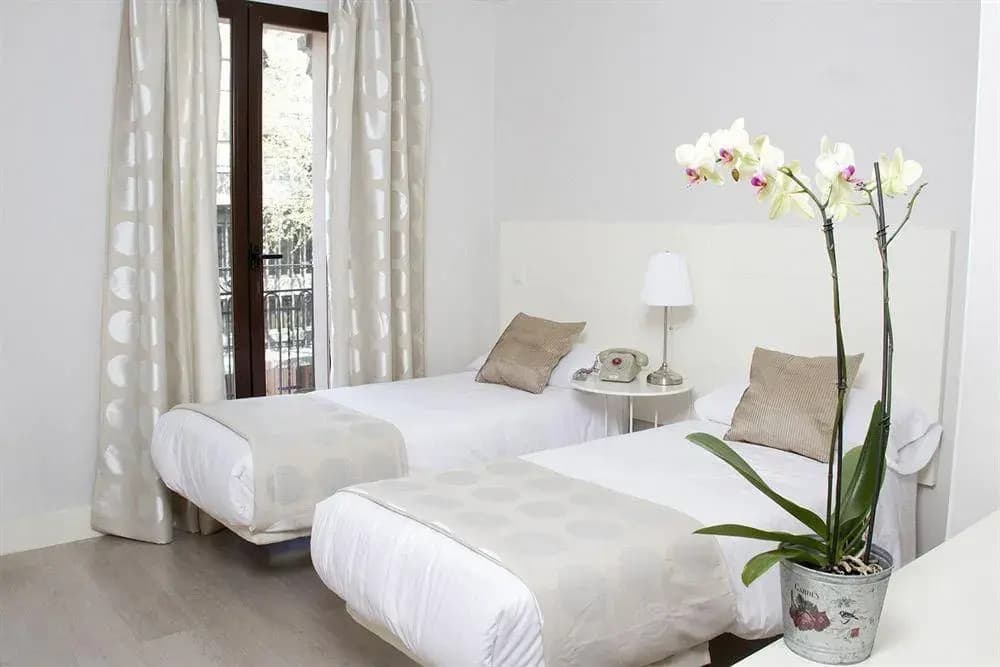 8 Rooms Madrid - photo 3