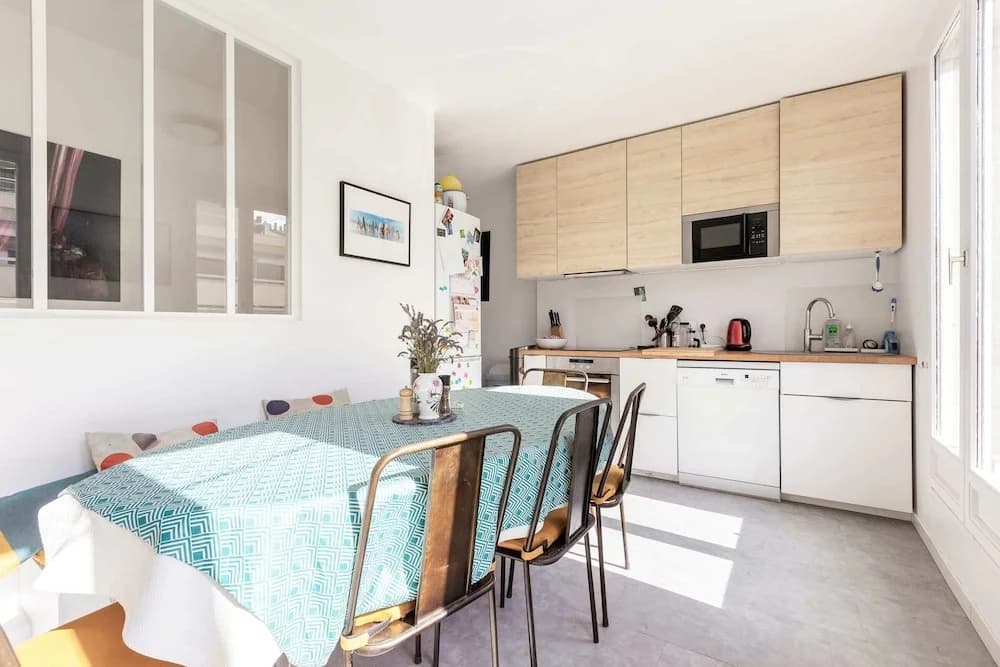 Warm and Homely Duplex Near Montmartre, Fits 5 - photo 14