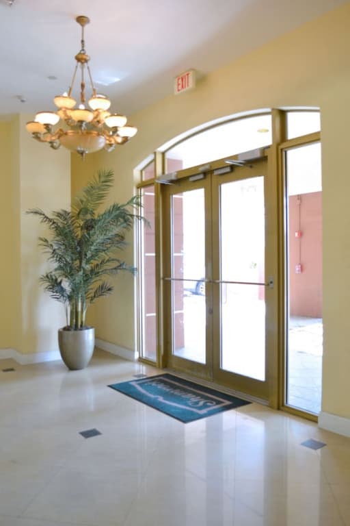 Apartments At Shamrock Gables - photo 2