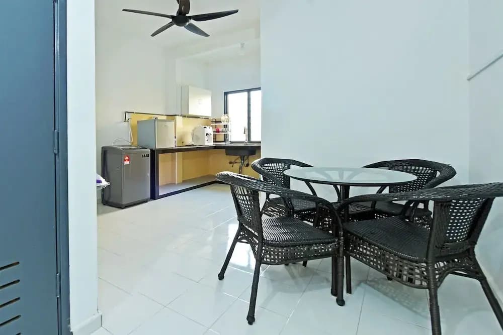 OYO 90493 JL Homestay - photo 14