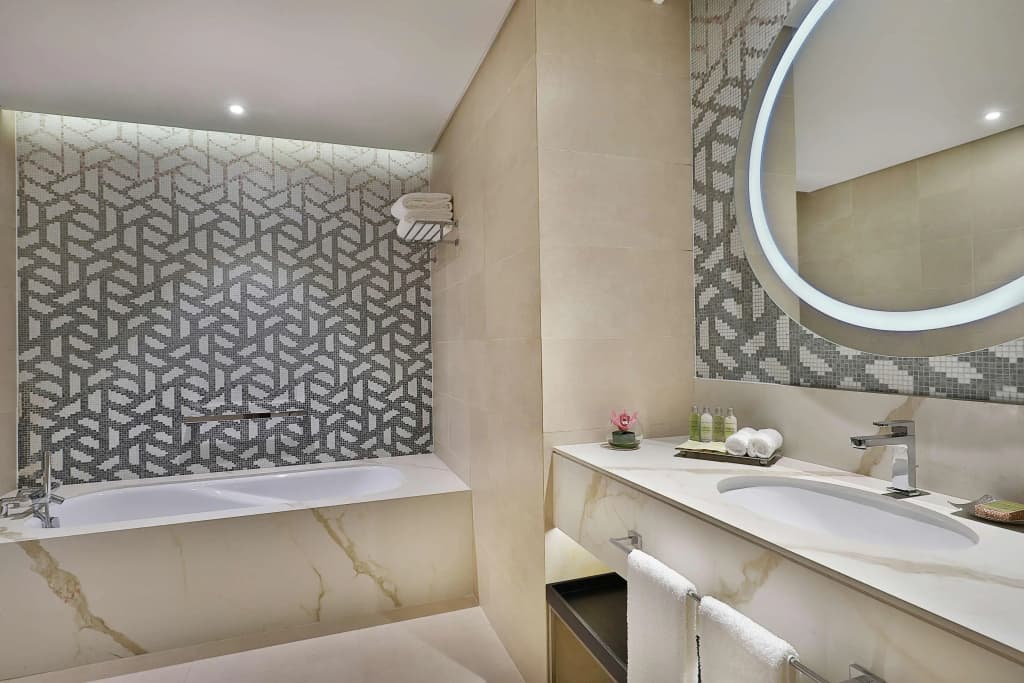 Hilton Doha The Pearl - photo 22