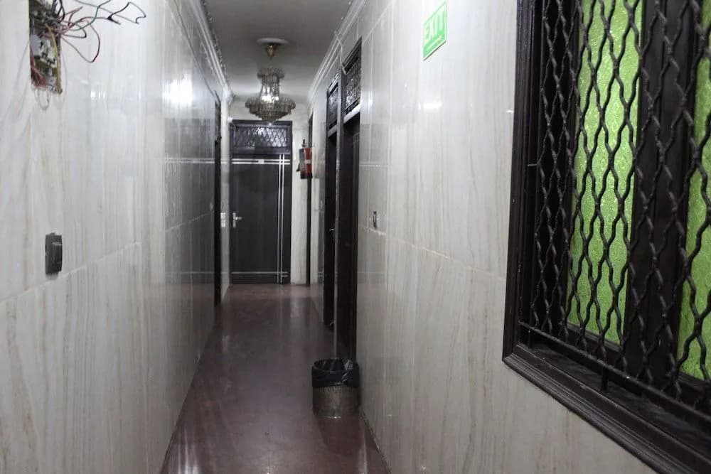 Central Guest House - photo 11