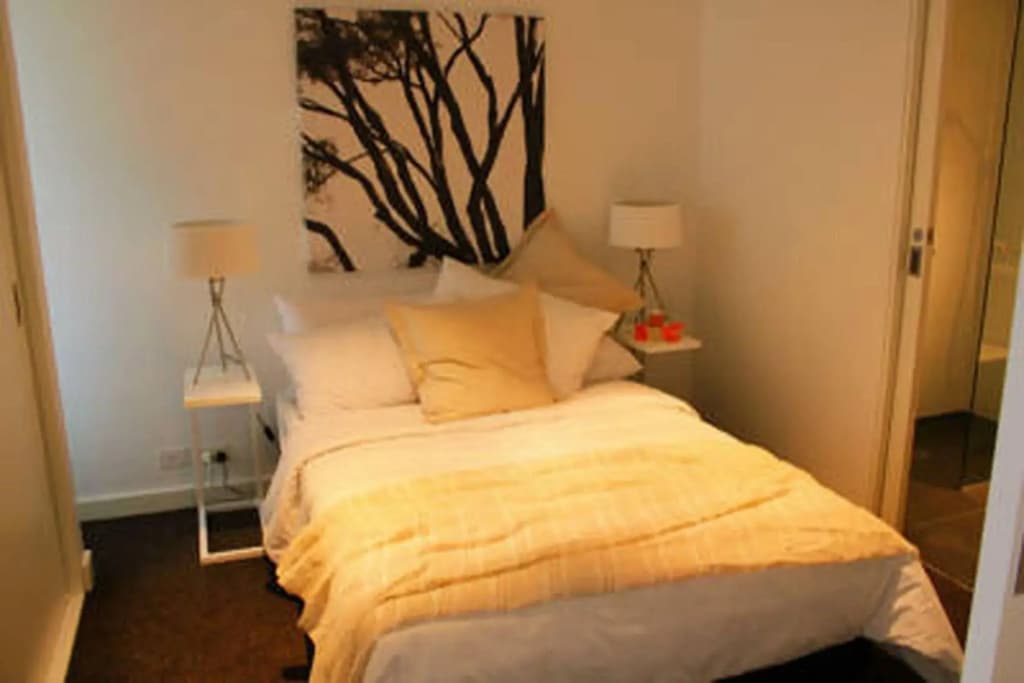 Guilfoyle Apartments - photo 6