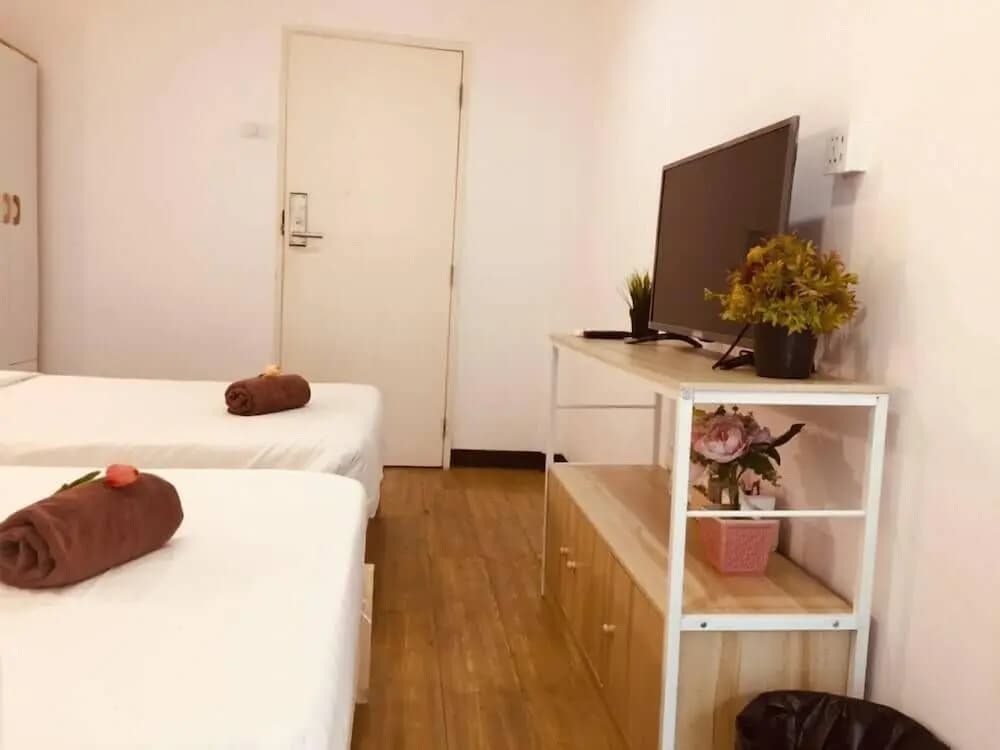Owl's Nest Hostel - photo 2