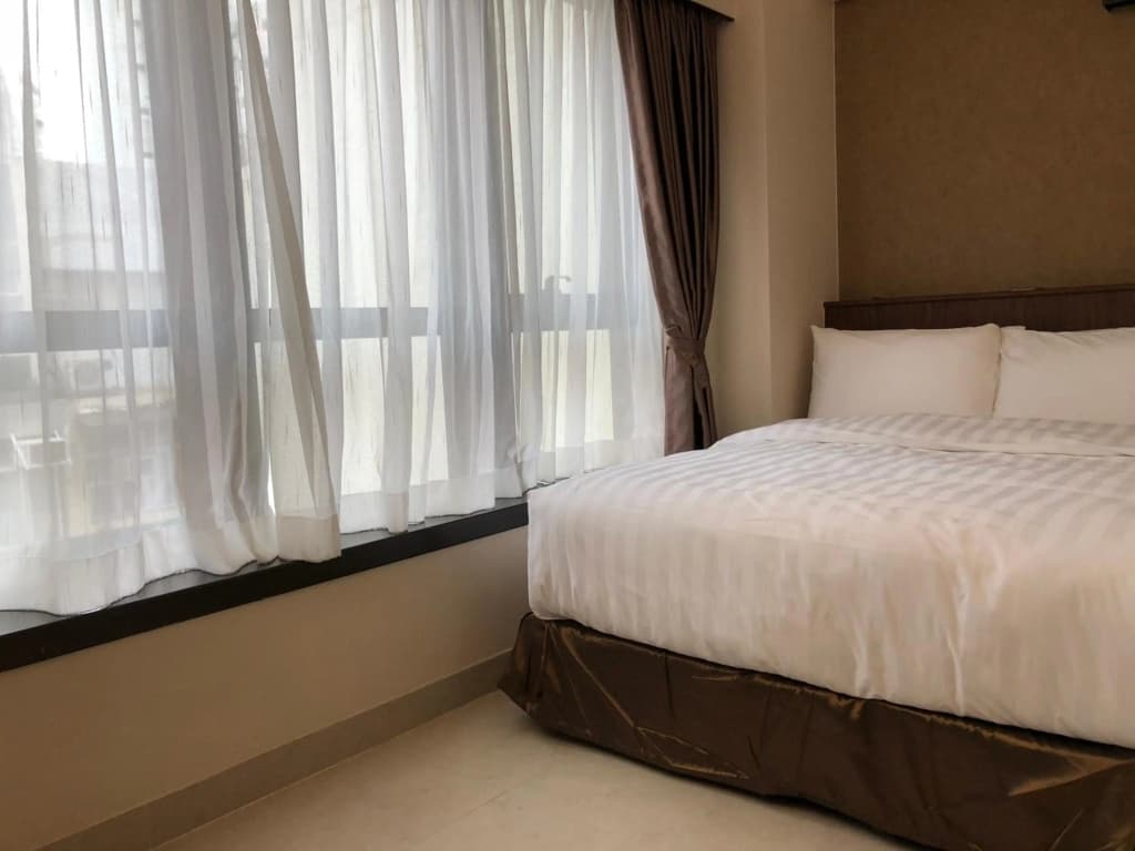 WE Hotel - photo 8