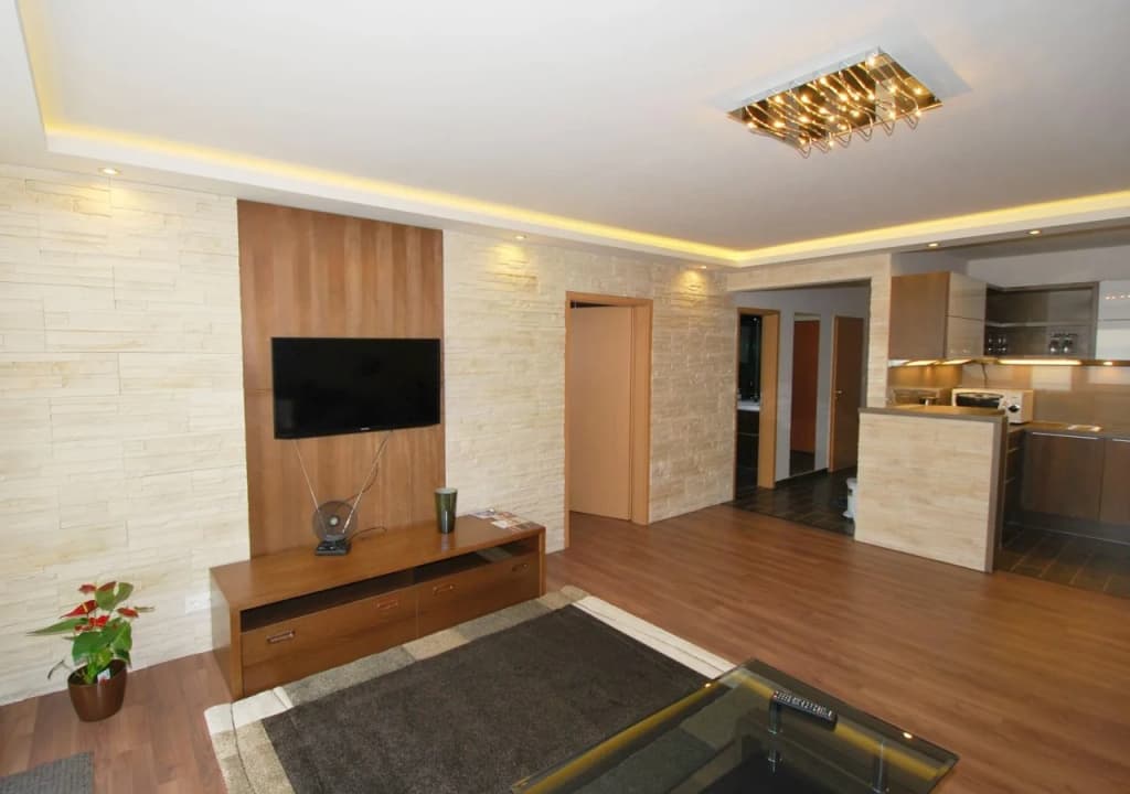 Arpad Bridge Apartments - photo 2