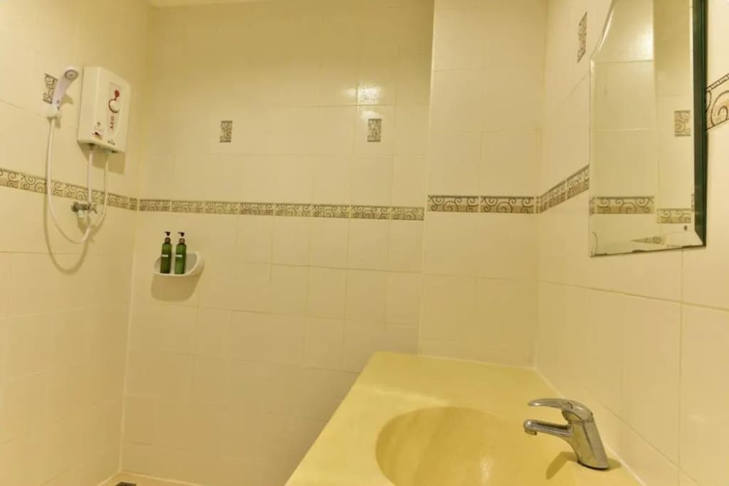 Ratchadamnoen Residence - photo 10