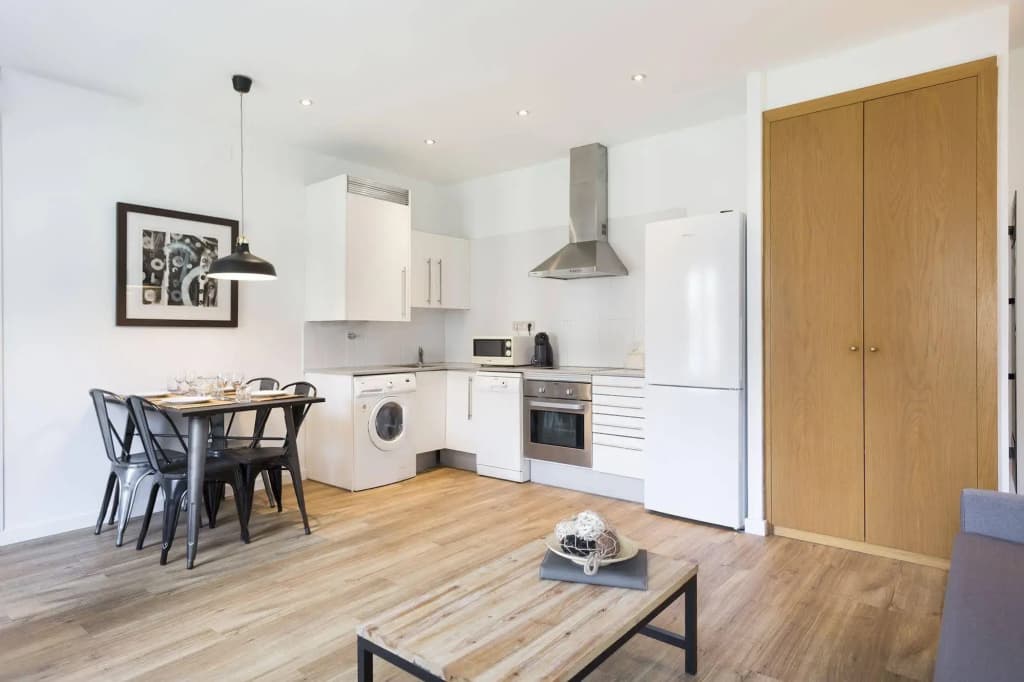 Amister Apartments - photo 12