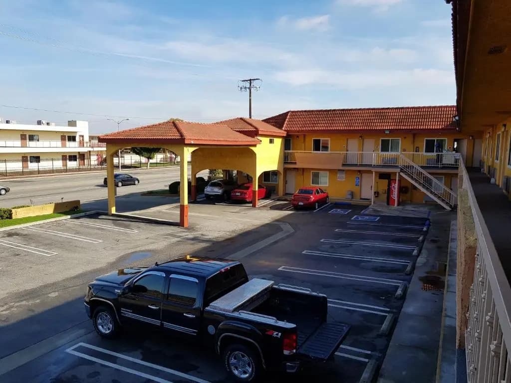 El Segundo Inn - photo 11