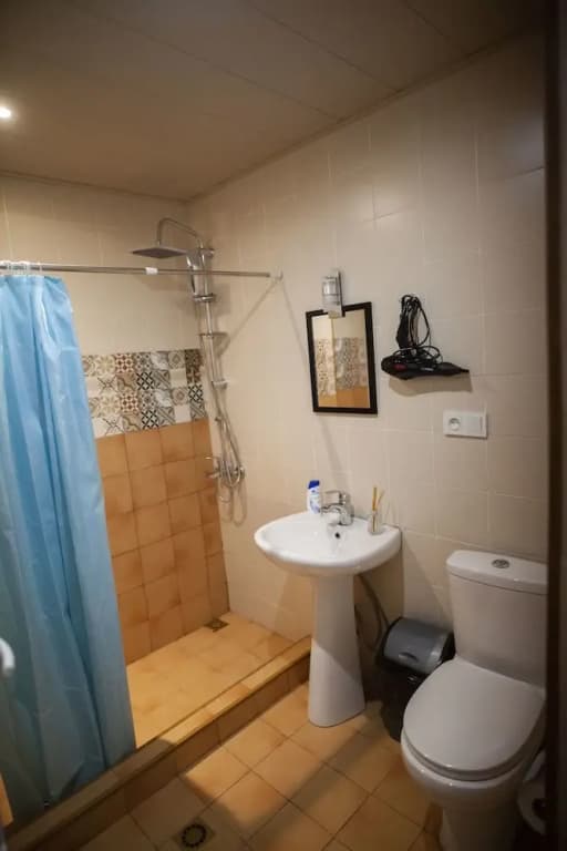 Old Walls Hostel - photo 10