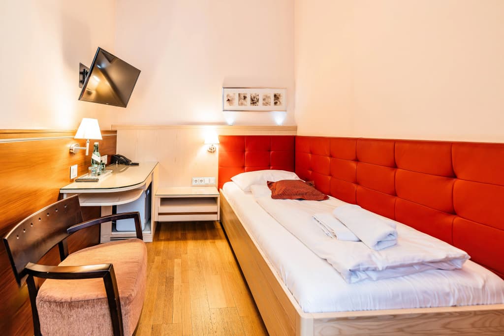 Hotel Pension Baronesse - photo 4