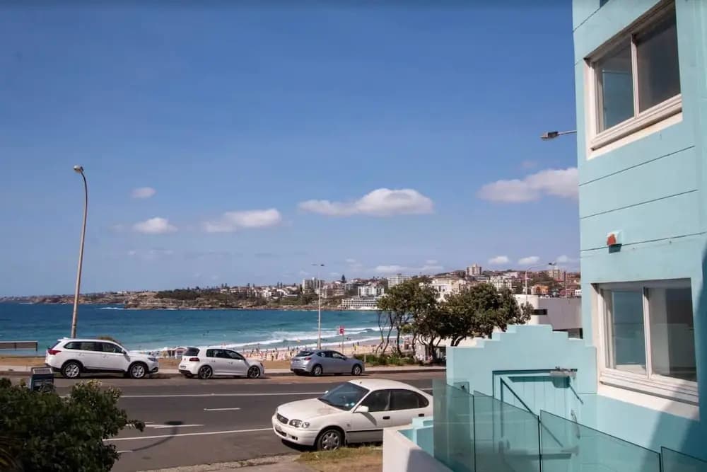 Beautiful Beachside Apartment in Bondi - photo 11