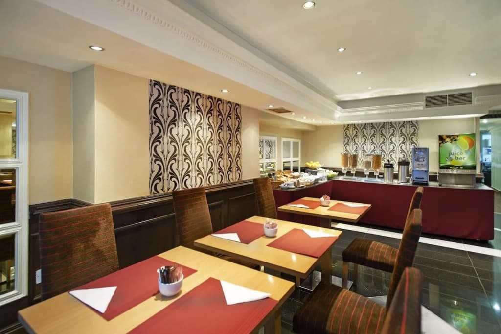 Royal Eagle Hotel - photo 9