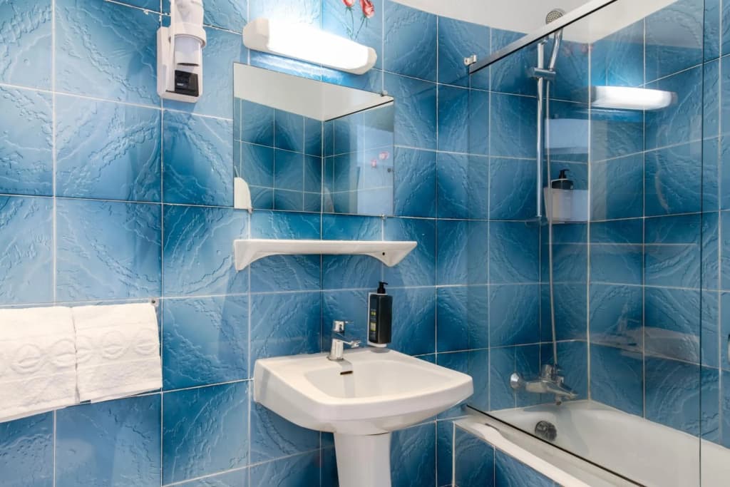 Hôtel Ambassadeur - photo 9