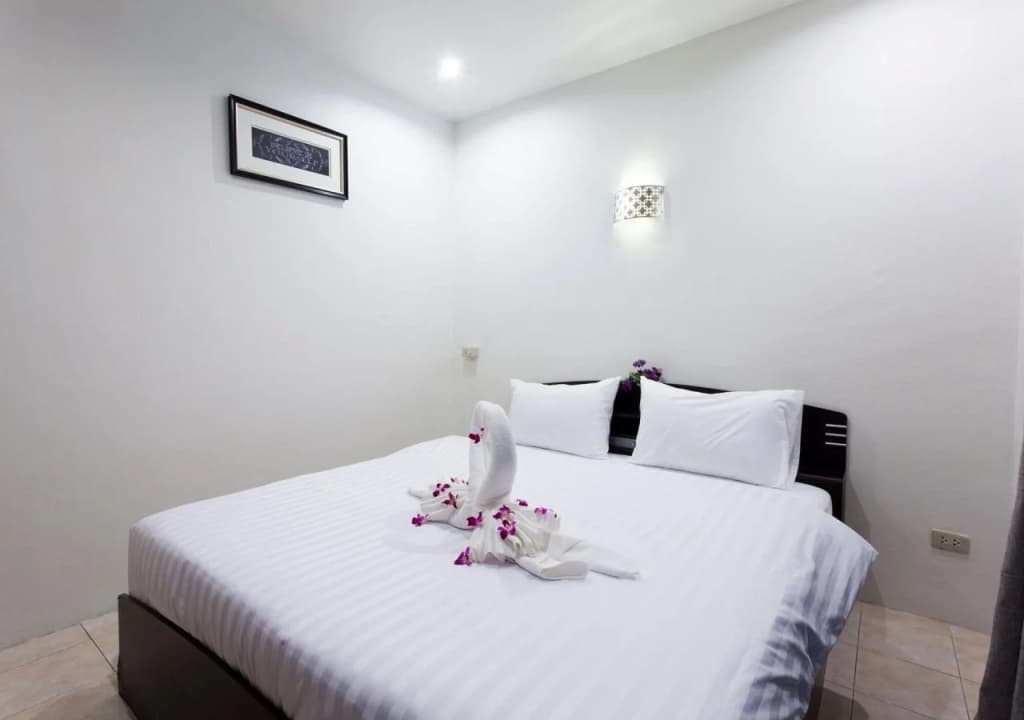 White Snapper Kitchen & Guesthouse - photo 6
