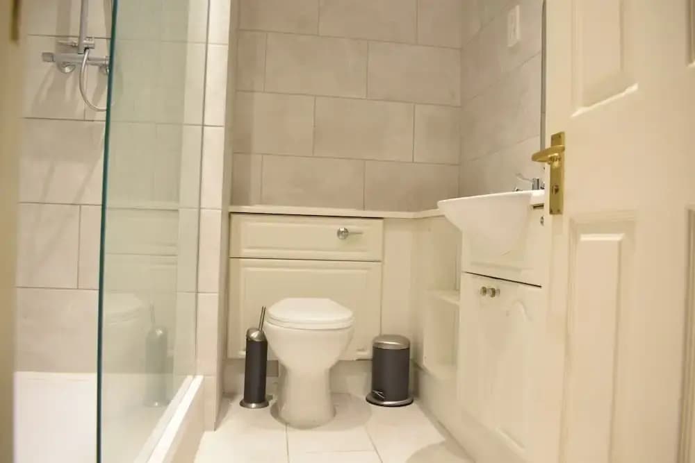 Modern 1 Bedroom Apartment Near London Bridge - photo 13