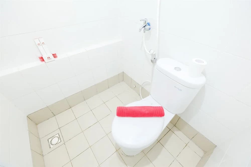 Simply & Clean Bassura City Apartment - photo 7