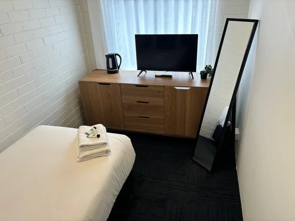 Riverwood Hotel - photo 2