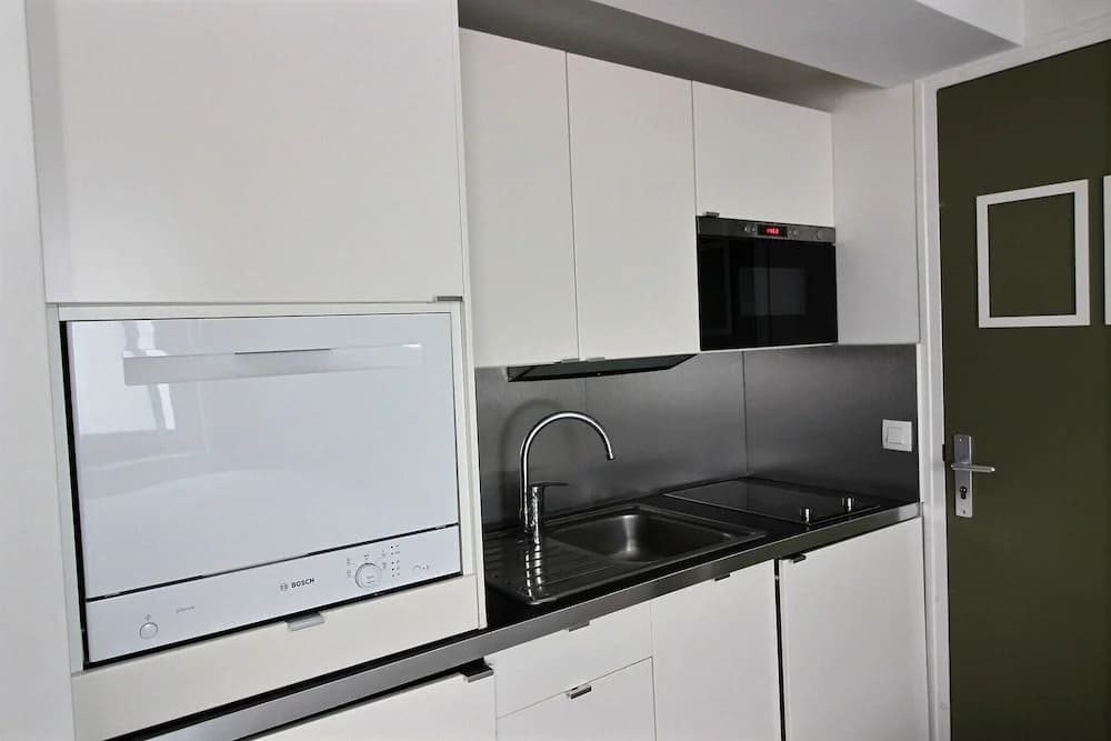 S02434 - Studio for 2 People, Metro Station Sentier - main photo