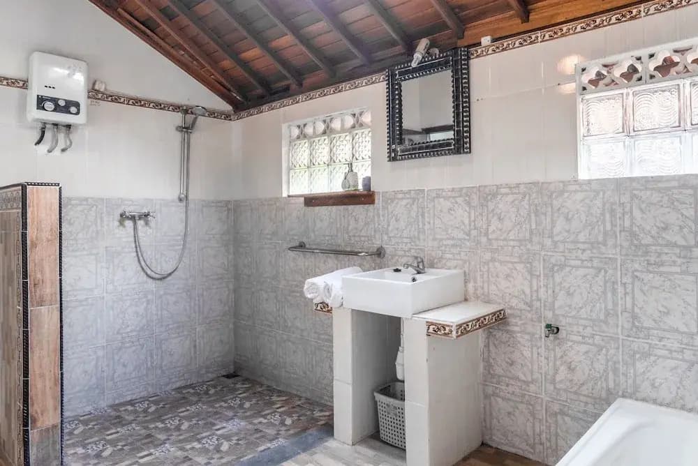 Sari Bamboo Bungalows - photo 10