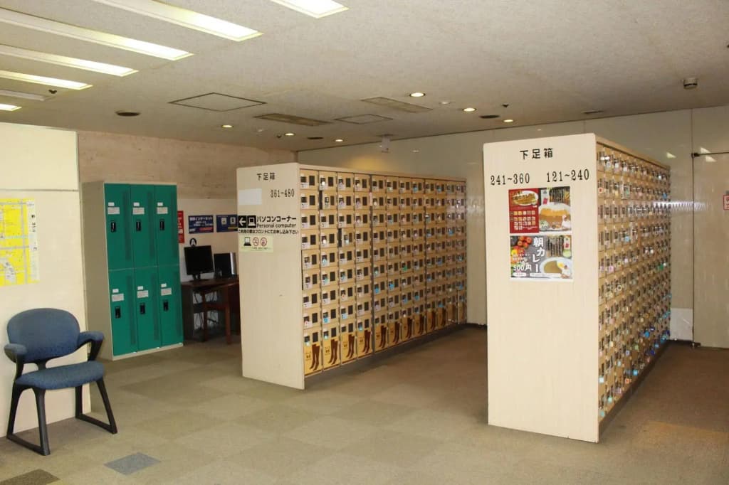 Men's only Capsule Hotel Asahi Plaza Shinsaibashi - photo 12