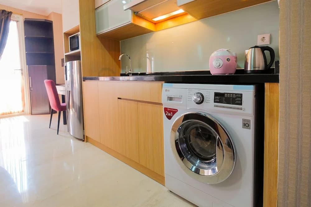 Exquisite Studio Menteng Park Apartment - photo 18