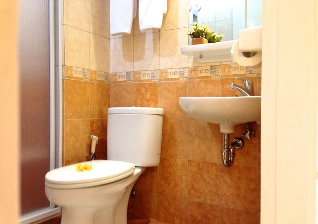 Ravarine Suite Apartment - photo 8