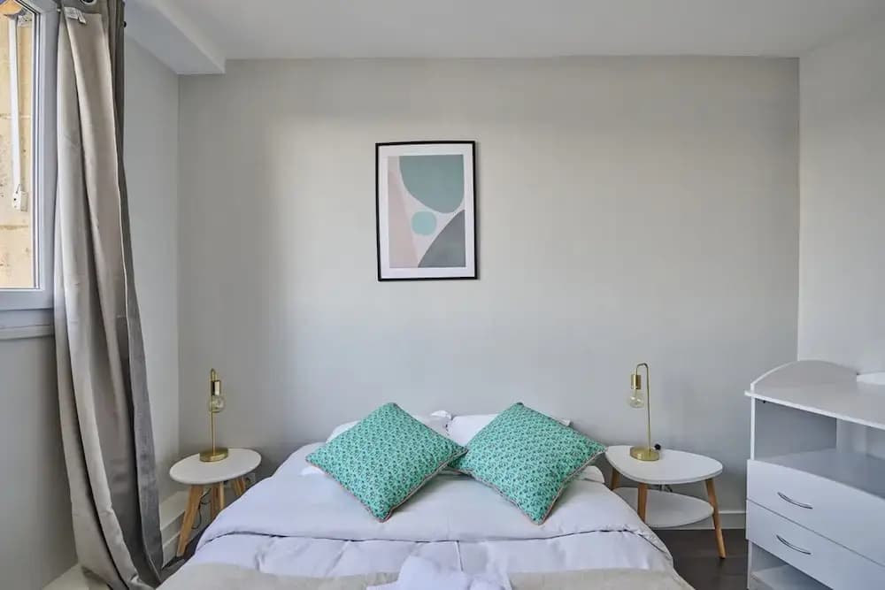 Sublime 2 Bedroom Flat Quai de Seine Eiffel Tower - photo 6