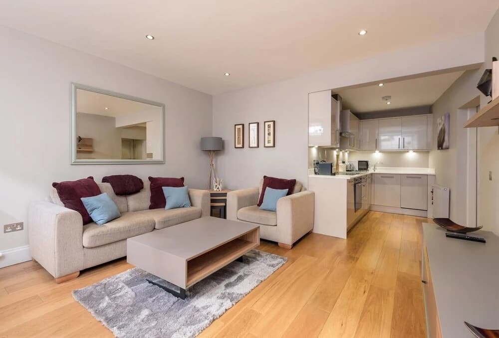 JOIVY Super Central Luxury Edinburgh Apartment - photo 3