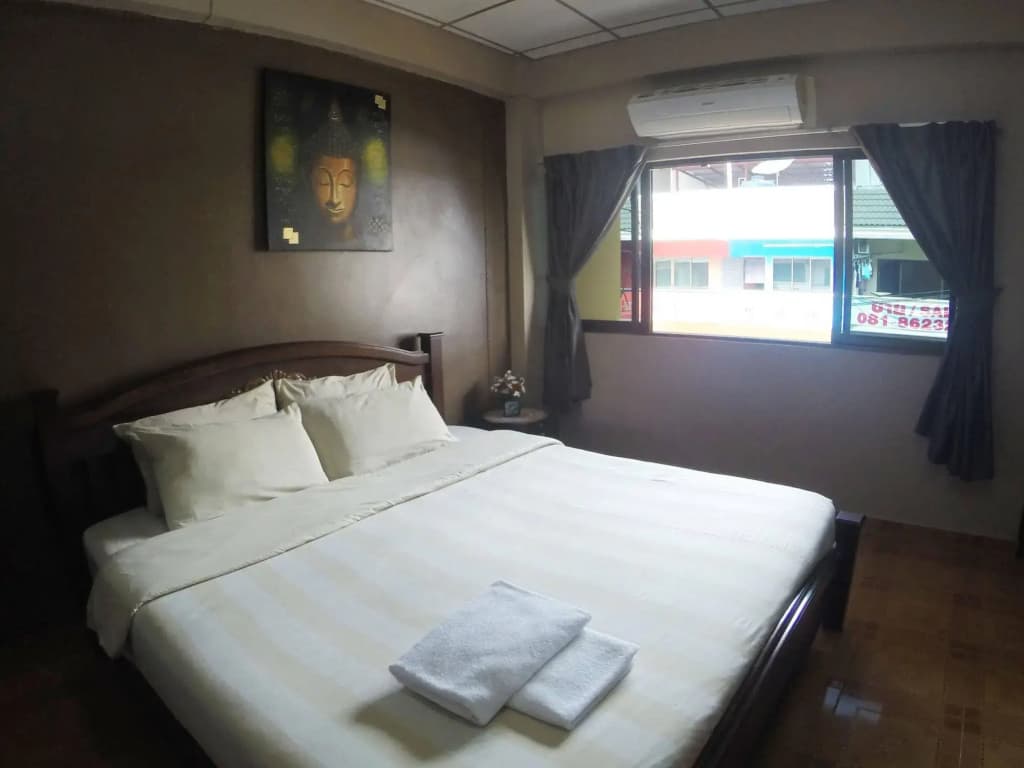 Drunken Duck Guesthouse - photo 2