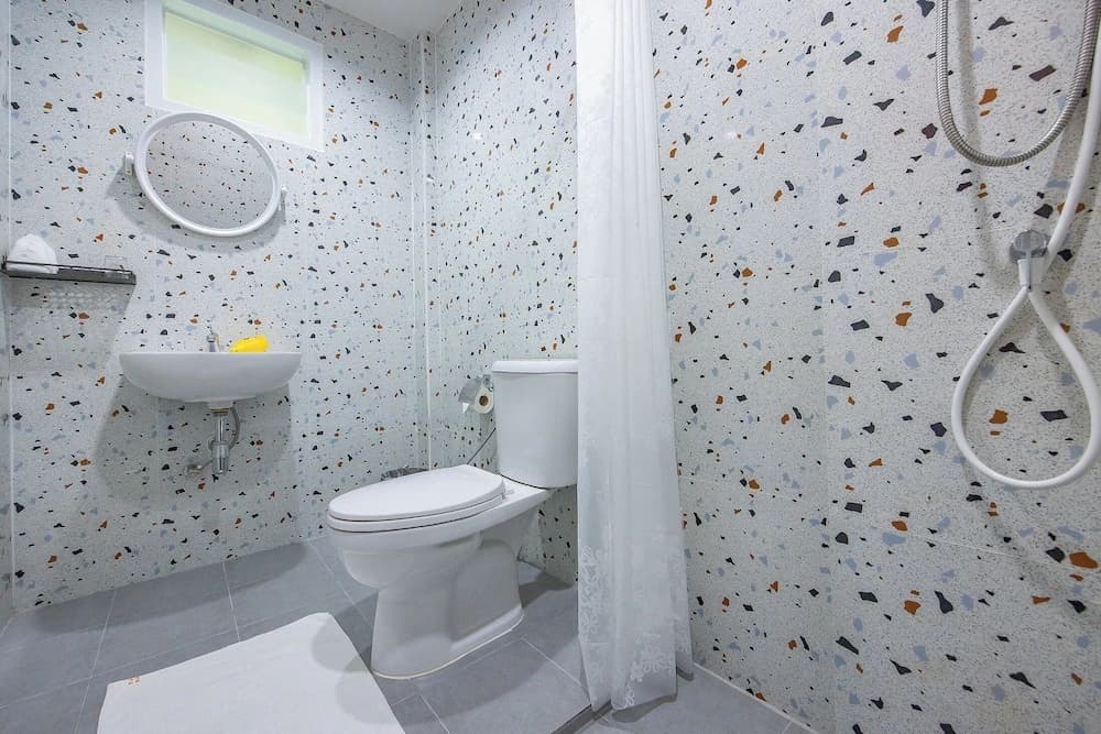 Karon Hotel  at 22 - photo 8