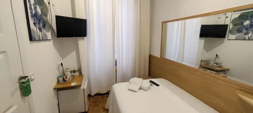 Hostal Aliste - photo 42