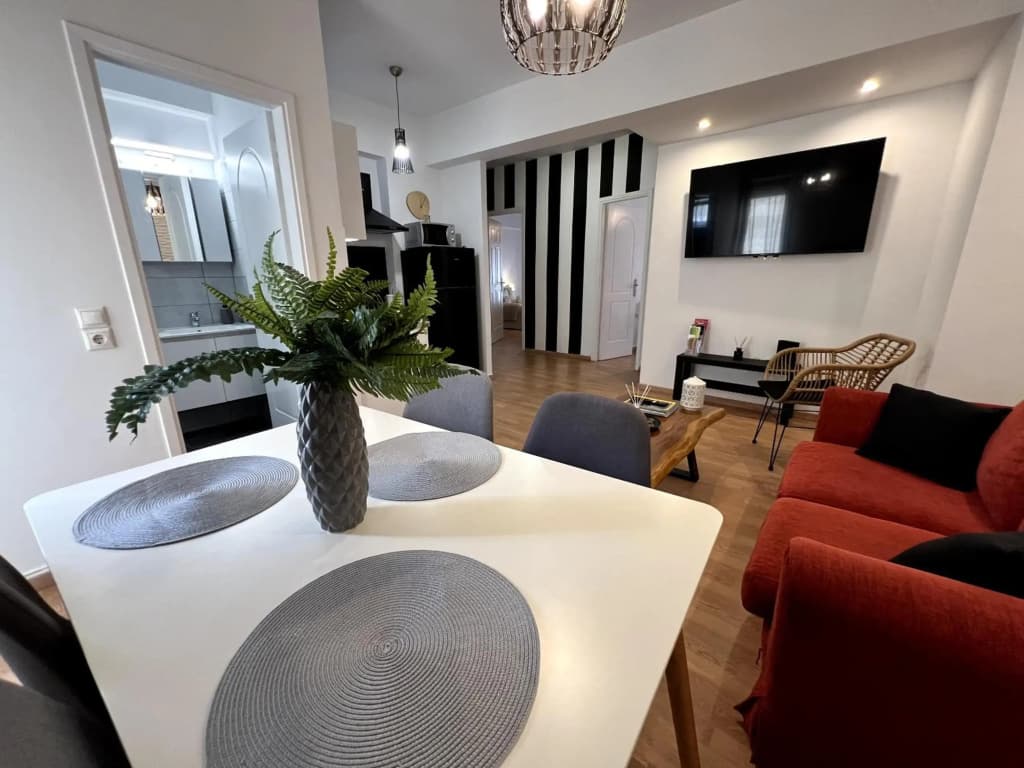 Athens Way Apartments - photo 2