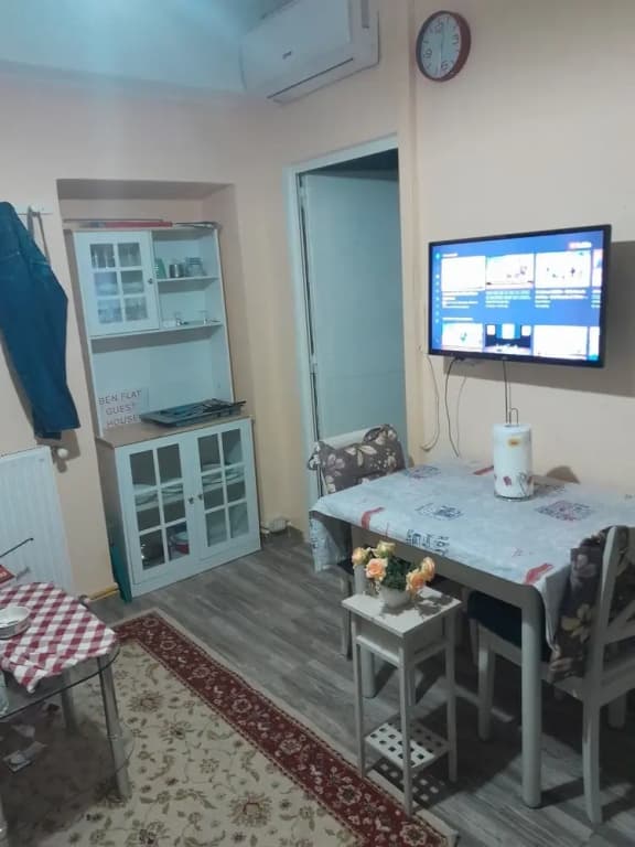 charming 1-bed apartment in roma - photo 4